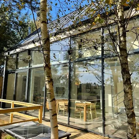 High-q بيت للعطل